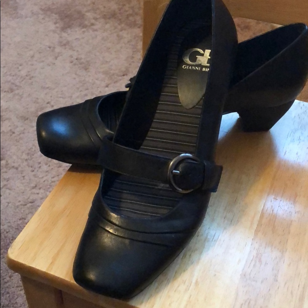 Gianni bini casual 2inch heels-